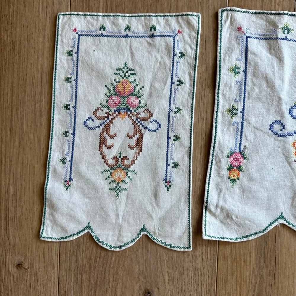 VTG Antimacassar Cross Stitch Vanity Linens 3pc Set Floral Scalloped White Linen